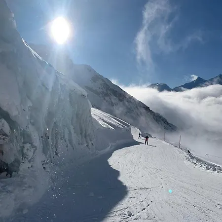 Christitia Σαλέ *