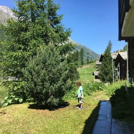 Christitia Σαλέ *